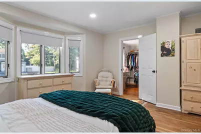 125 Carroll Avenue, Ronkonkoma, NY 11779 - Photo 17