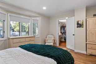125 Carroll Ave, Ronkonkoma, NY 11779 - Photo 17