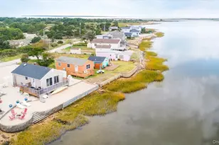 106 Shore Dr E, Amagansett, NY 11930 - Photo 25