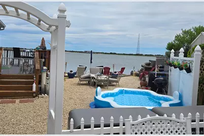 106 Shore Drive E, Amagansett, NY 11930 - Photo 17