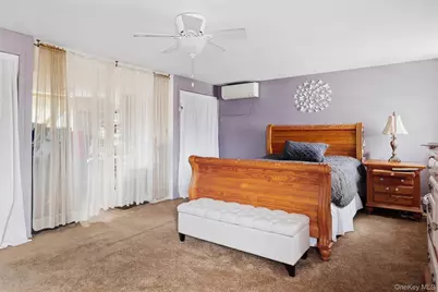 208 Island Parkway W, Island Park, NY 11558 - Photo 17