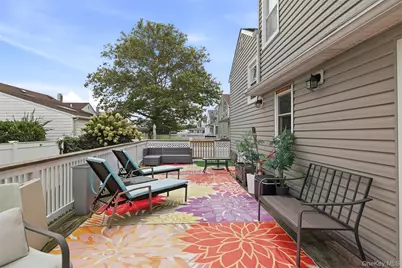 208 Island Parkway W, Island Park, NY 11558 - Photo 21