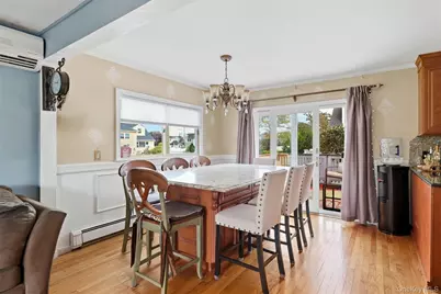 208 Island Parkway W, Island Park, NY 11558 - Photo 7