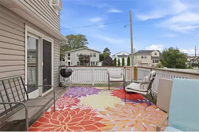 208 Island Parkway W, Island Park, NY 11558 - Photo 23