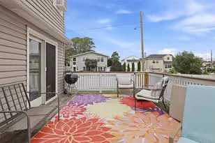 208 Island Pkwy W, Island Park, NY 11558 - Photo 23