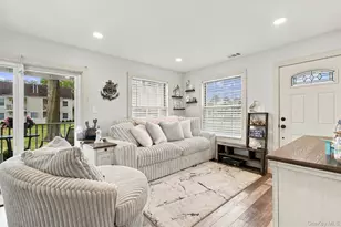100 Fairview Cir, Middle Island, NY 11953 - Photo 9