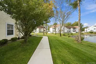 100 Fairview Cir, Middle Island, NY 11953 - Photo 27