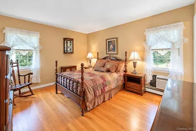 2306 Pine Avenue, Ronkonkoma, NY 11779 - Photo 25