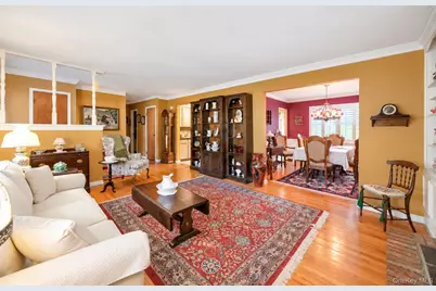 2306 Pine Avenue, Ronkonkoma, NY 11779 - Photo 11