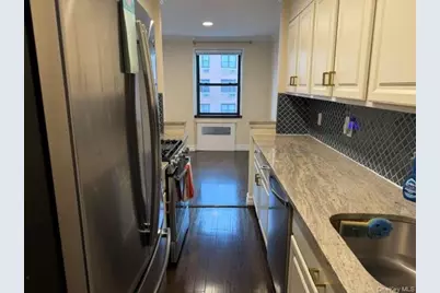 3 Birchwood Court #4M, Mineola, NY 11501 - Photo 3