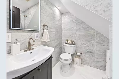 8494 Austin Street, Kew Gardens, NY 11415 - Photo 21