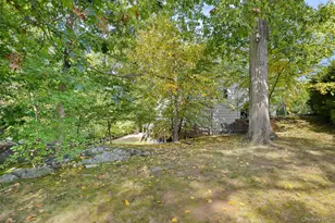 16 Cadillac Dr, New Rochelle, NY 10804 - Photo 25