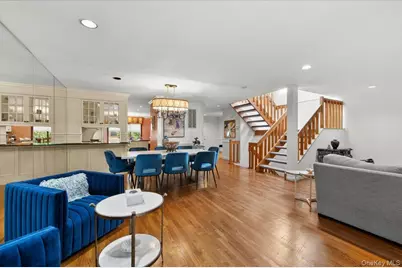 144 The Crescent Crescent, Roslyn, NY 11577 - Photo 19