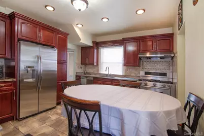 17 Lake Avenue, Yonkers, NY 10703 - Photo 15