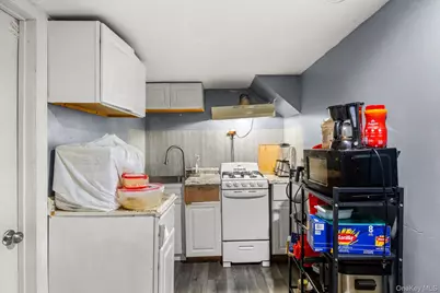77 Kenny Avenue, Merrick, NY 11566 - Photo 29
