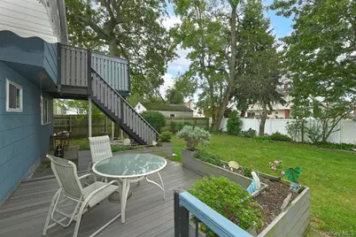 245 N Fulton Avenue, Lindenhurst, NY 11757 - Photo 25