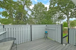 245 N Fulton Ave, Lindenhurst, NY 11757 - Photo 19