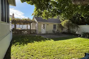 8 Walnut Pl, Lindenhurst, NY 11757 - Photo 41