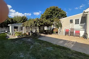 8 Walnut Pl, Lindenhurst, NY 11757 - Photo 43
