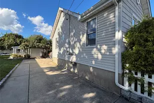 8 Walnut Pl, Lindenhurst, NY 11757 - Photo 45