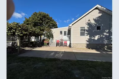 8 Walnut Place, Lindenhurst, NY 11757 - Photo 27