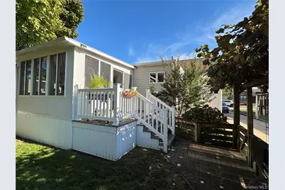 8 Walnut Place, Lindenhurst, NY 11757 - Photo 29