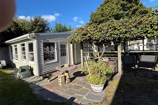 8 Walnut Pl, Lindenhurst, NY 11757 - Photo 17
