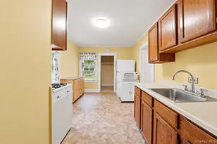 258 McLean Ave, Yonkers, NY 10705 - Photo 9