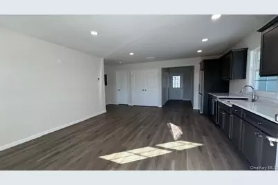 135 Cooper Road #1, Fishkill, NY 12524 - Photo 3