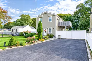 73 Lynbrook Dr, Mastic Beach, NY 11951 - Photo 3