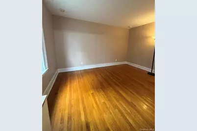 25 Knollwood Avenue #Apt 5, Huntington, NY 11743 - Photo 9