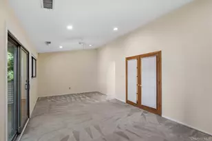 87 Northgate Cir, Melville, NY 11747 - Photo 17