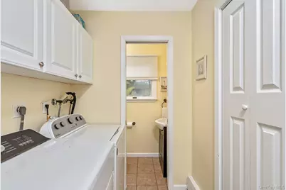 24 Frank Street, Smithtown, NY 11787 - Photo 23