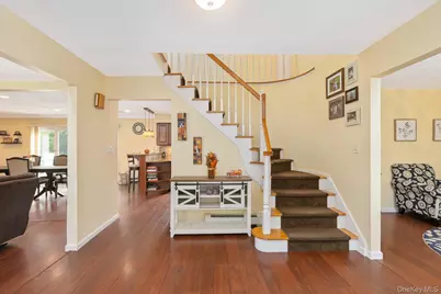 24 Frank Street, Smithtown, NY 11787 - Photo 5
