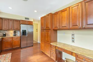 24 Frank St, Smithtown, NY 11787 - Photo 9
