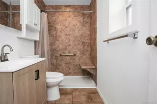 94 Gauguin Ct, Middle Island, NY 11953 - Photo 7