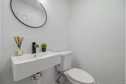6 Lannis Avenue, New Windsor, NY 12553 - Photo 7