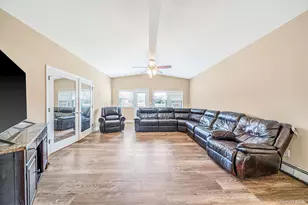 27 Lehigh Ln, Farmingville, NY 11738 - Photo 15
