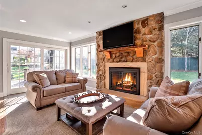 245 E Townline Road, West Nyack, NY 10994 - Photo 9