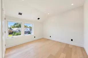 1 Garland Ln, Valley Stream, NY 11581 - Photo 23