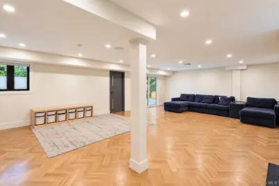 716 Oakland Avenue, Cedarhurst, NY 11516 - Photo 17