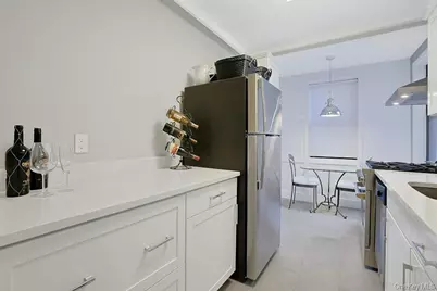 142 Garth Road #3J, Scarsdale, NY 10583 - Photo 7