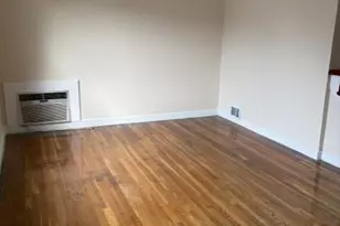 916 Center Dr, Franklin Square, NY 11010 - Photo 3