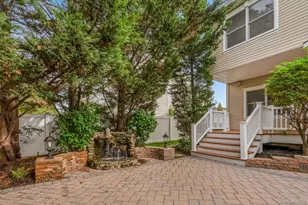 4 Corin Ct, Syosset, NY 11791 - Photo 35