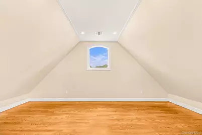 4 Corin Court, Syosset, NY 11791 - Photo 17