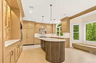 4 Corin Ct, Syosset, NY 11791 - Photo 9