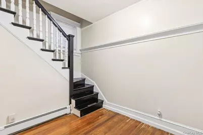 204 Voss Avenue, Yonkers, NY 10703 - Photo 11