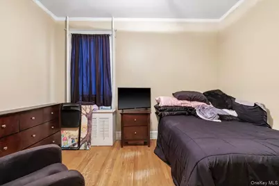 204 Voss Avenue, Yonkers, NY 10703 - Photo 17