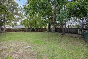 1182 E 3rd Ave, Bay Shore, NY 11706 - Photo 27