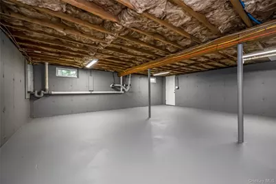 1182 E 3rd Avenue, Bay Shore, NY 11706 - Photo 19